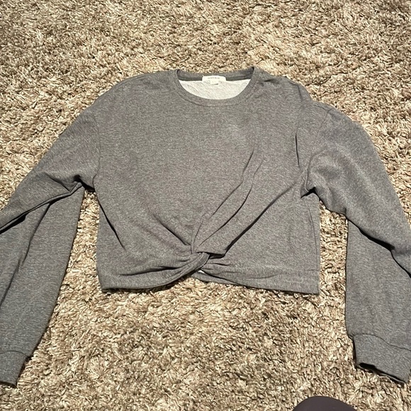 Garage long sleeve with twist in front - Picture 1 of 3